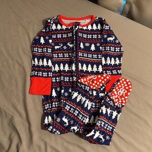 Bums And Roses Winter Footie Pajamas Size 12-18 Months